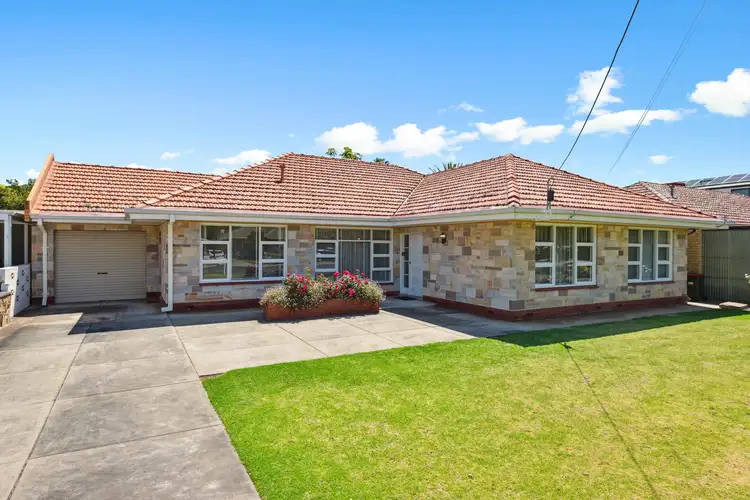 9 Huntington Avenue, Fulham SA 5024