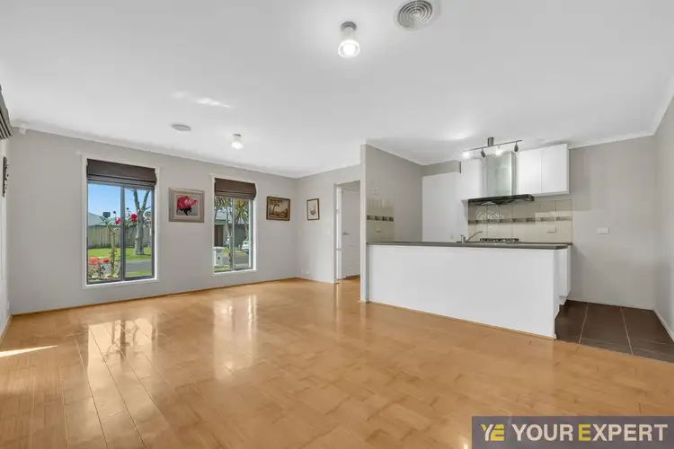 Second view of Homely house listing, 21 Mallee Circuit, Pakenham VIC 3810