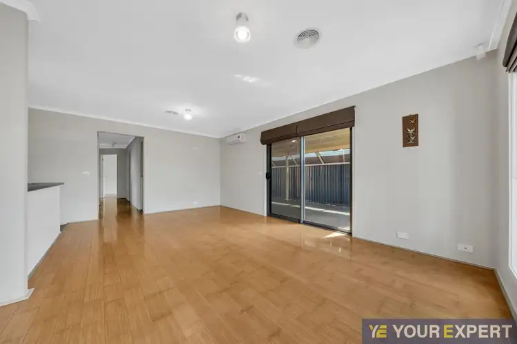 Third view of Homely house listing, 21 Mallee Circuit, Pakenham VIC 3810