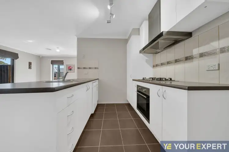 Sixth view of Homely house listing, 21 Mallee Circuit, Pakenham VIC 3810