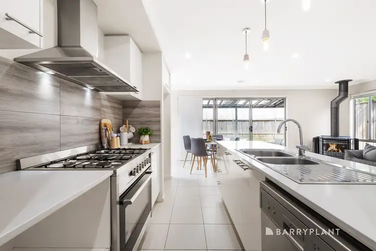 Second view of Homely house listing, 10 Pisa Way, Mernda VIC 3754