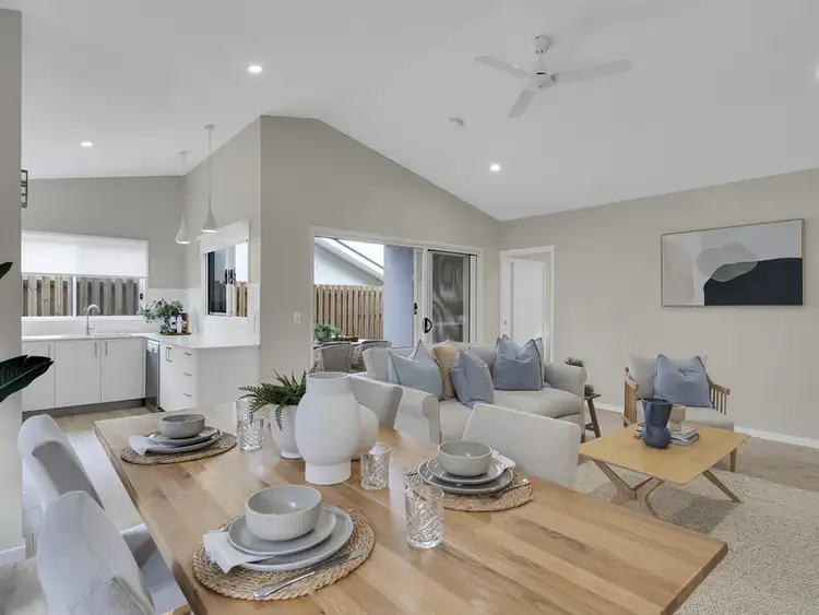 Valencia/2-20 Island View Drive, Urangan QLD 4655