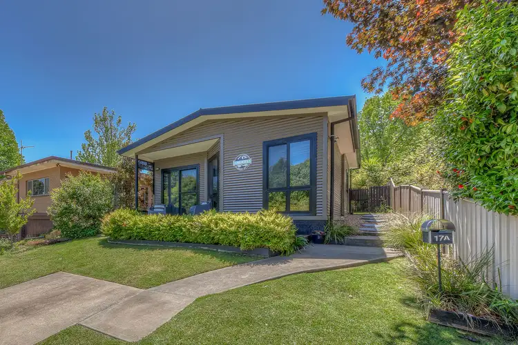 17A Mountbatten Avenue, Bright VIC 3741