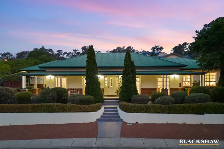 2 Copperfield Place, Jerrabomberra NSW 2619