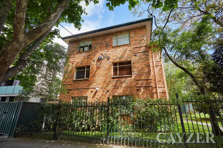 18/23-25 Charnwood Road, St Kilda VIC 3182