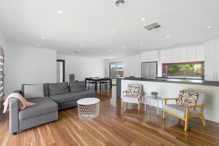 3 Avior Place
