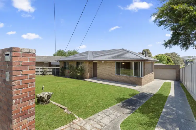 16 Jacksons Road