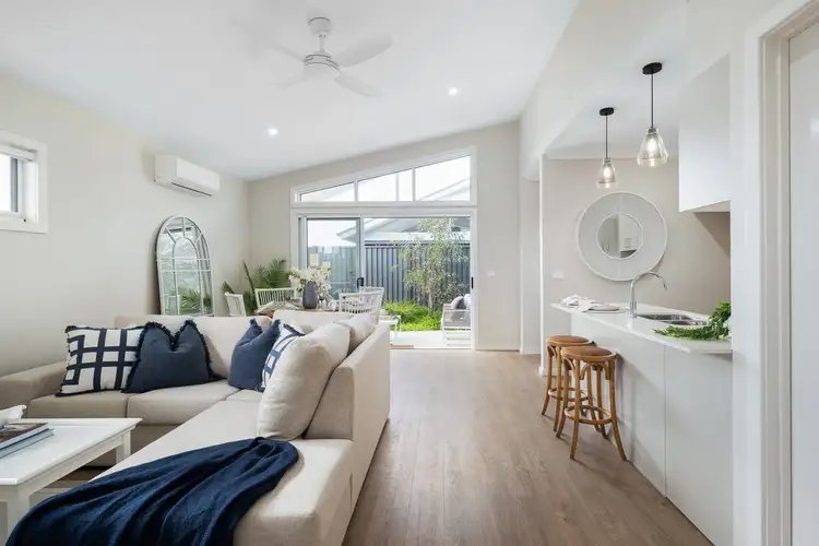 Peninsula/65 Eleanor Drive, Lucas VIC 3350