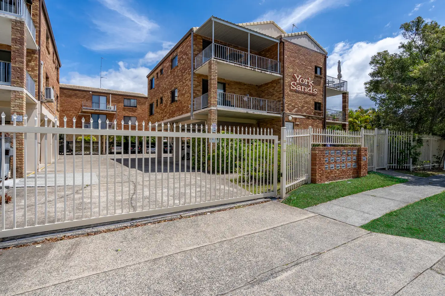 Main view of Homely unit listing, 9/28 Hunter Avenue, Labrador QLD 4215