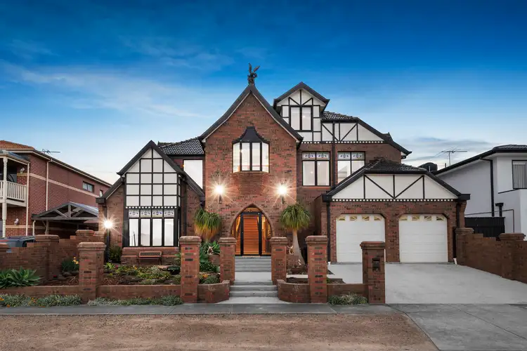 2 Creek Waters Close, Altona Meadows VIC 3028