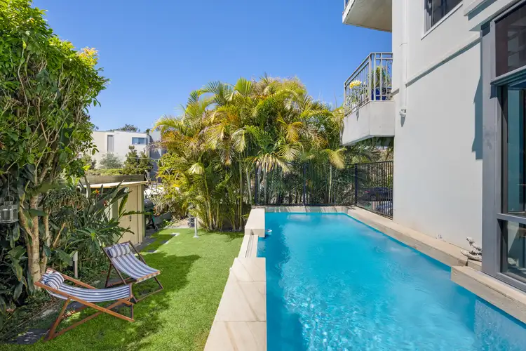 2/24 Clarence Avenue, Dee Why NSW 2099