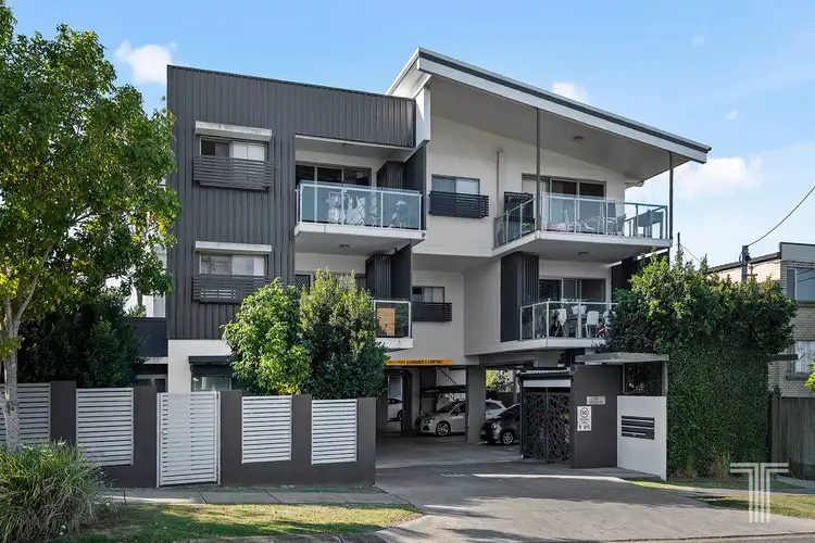2/68 Kitchener Street, Coorparoo QLD 4151