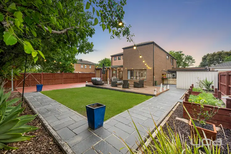 14 Darlinghurst Place, Taylors Hill VIC 3037