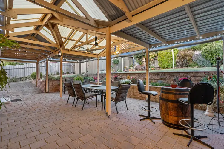 4 Streeton Court, Trott Park SA 5158