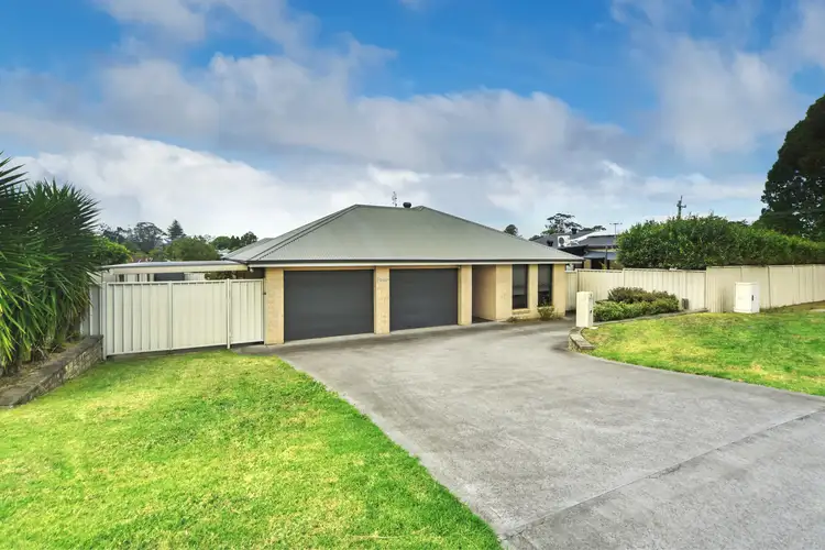 4 Lyndhurst Drive, Bomaderry NSW 2541