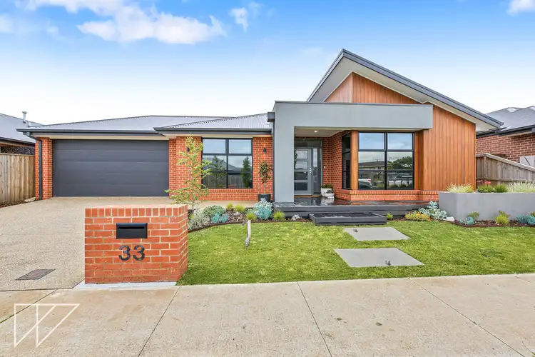 33 Carisbrooke Drive, Warragul VIC 3820