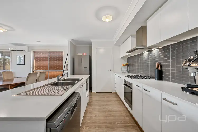 Fifth view of Homely house listing, 6 Slate Way, Cobblebank VIC 3338