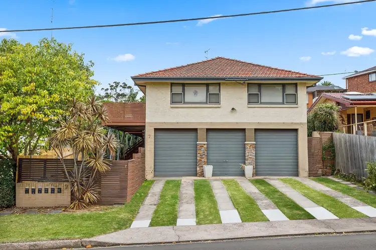 4/7 Kelvin Road, Coniston NSW 2500