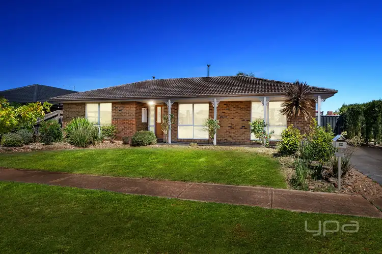22 Denny Place, Melton South VIC 3338