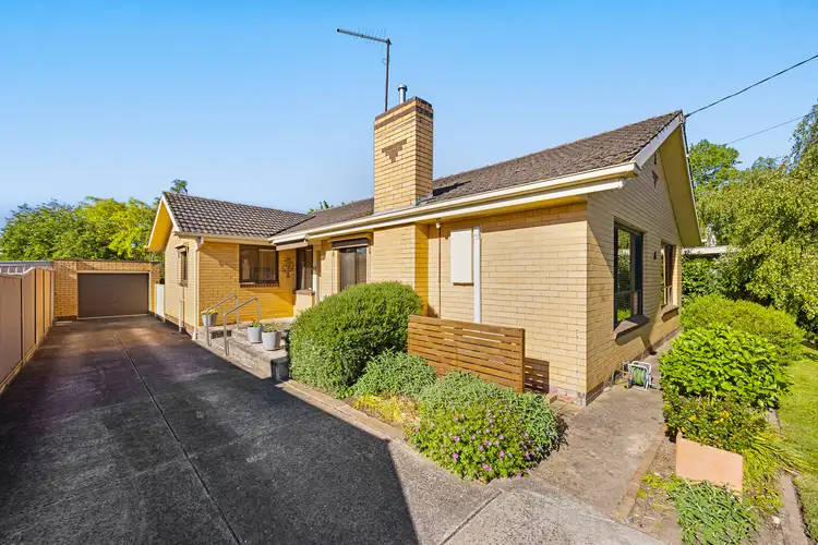 6 Bowden Street, Wendouree VIC 3355