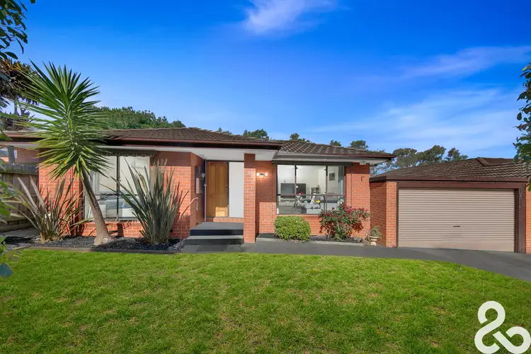 33 Tonelli Crescent, Mill Park VIC 3082