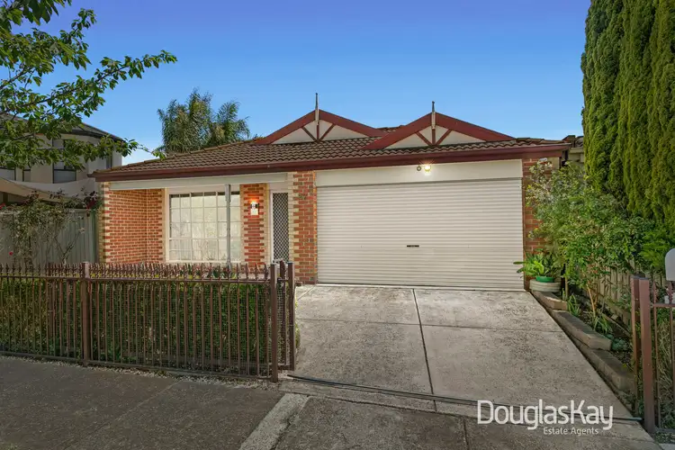 32 Gresham Way