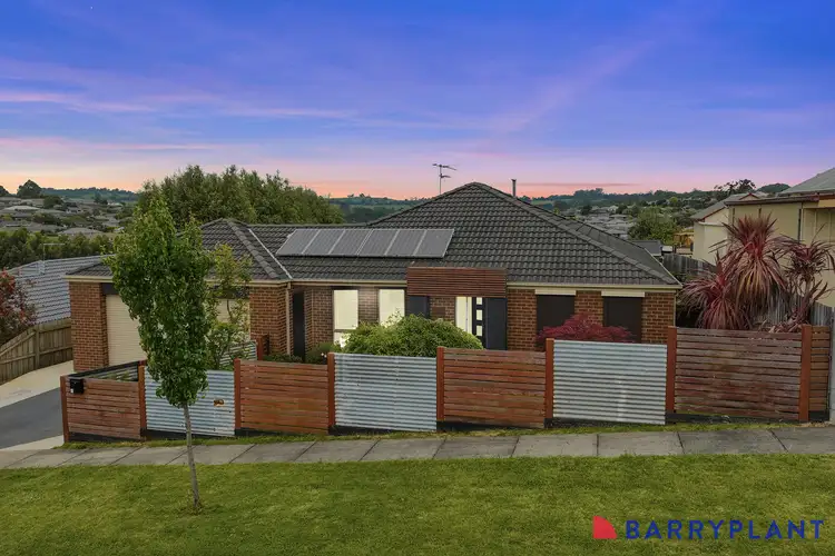 4 Lawrence Road, Drouin VIC 3818