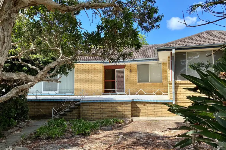 12 Middle Street, Caves Beach NSW 2281