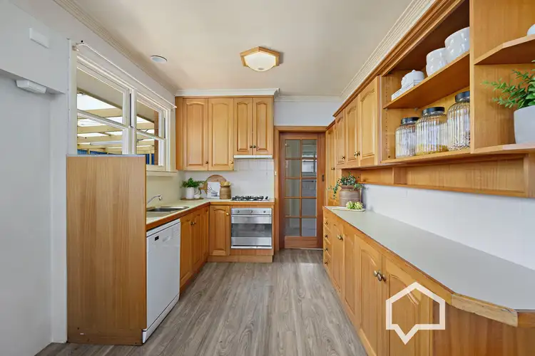Fifth view of Homely house listing, 2 Cambrian Court, Flora Hill VIC 3550