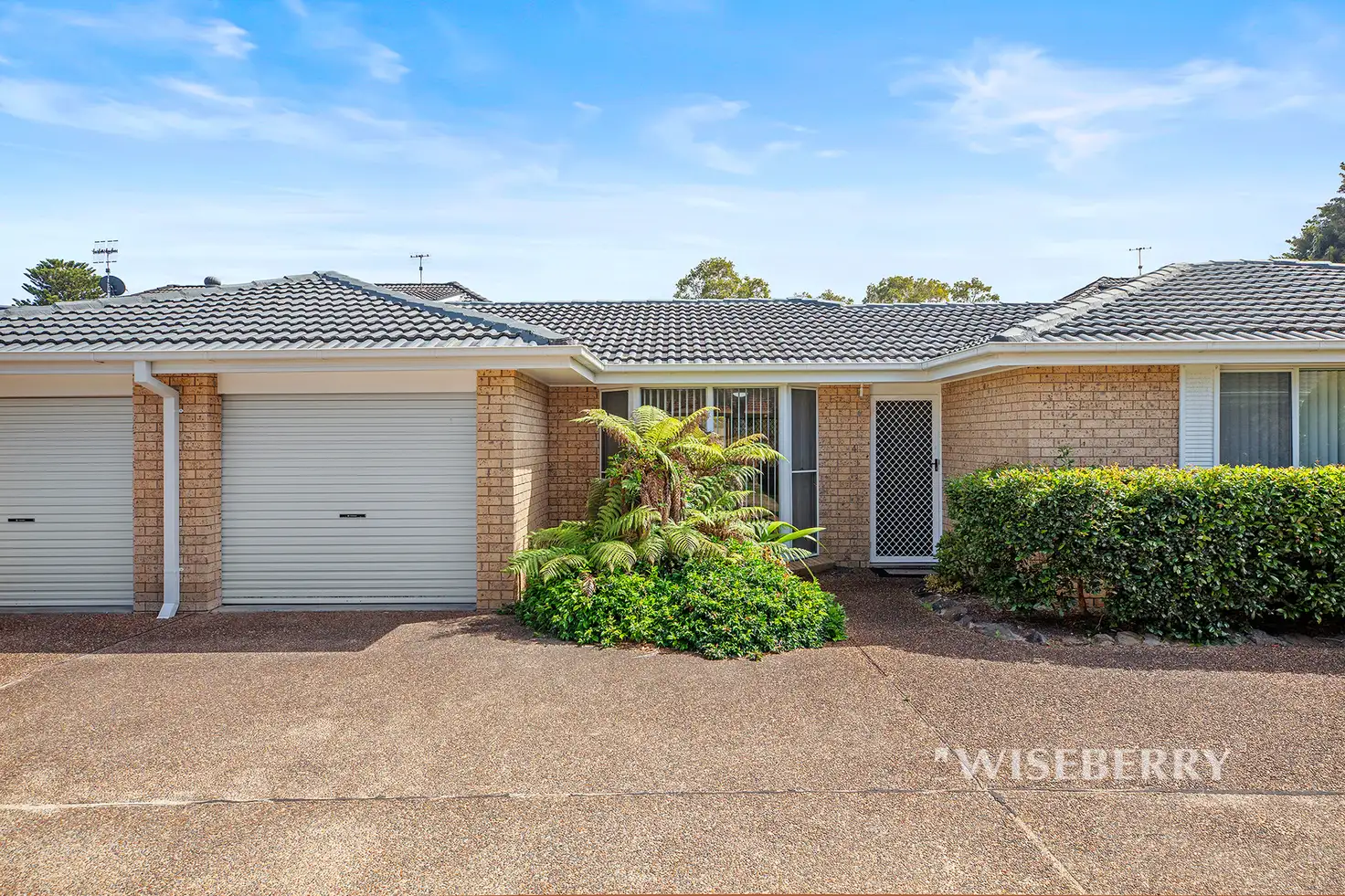 Main view of Homely unit listing, 4/6-8 Lake Street, Budgewoi NSW 2262