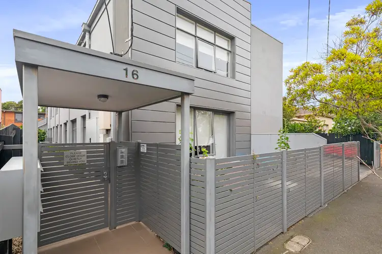 8/16 The Avenue, Balaclava VIC 3183