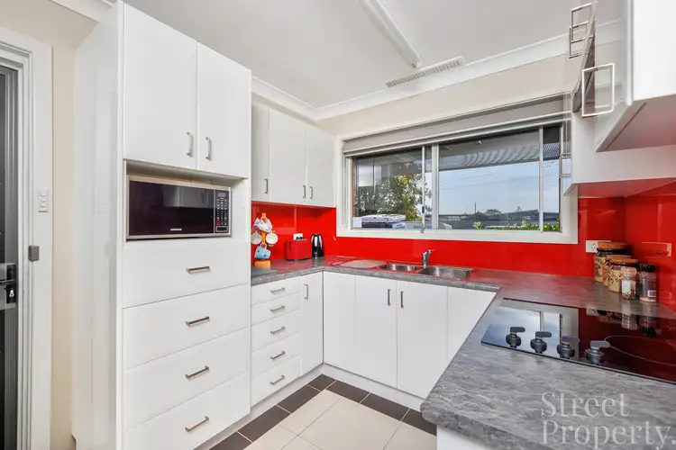 Third view of Homely villa listing, 1/207 Beaumont Street, Hamilton South NSW 2303