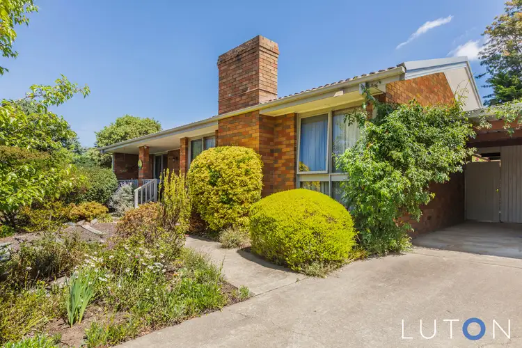 5 McPhail Place, Fadden ACT 2904