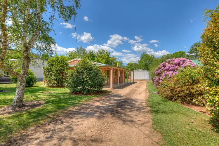 10 Martley Street, Porepunkah VIC 3740