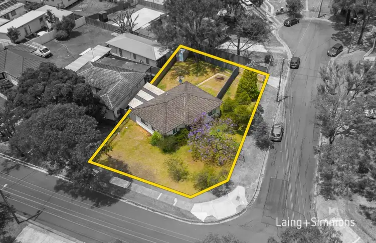 1 Tonga Place, Lethbridge Park NSW 2770