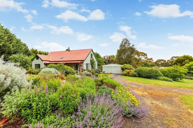 12 Trewhella Drive, Newham VIC 3442