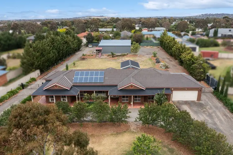 23 Oldbury Avenue, Sunbury VIC 3429