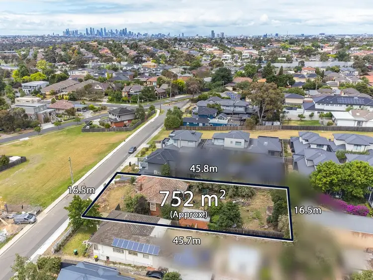 17 Drina Street, Strathmore VIC 3041