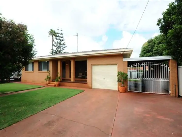 400 North Street, Wilsonton QLD 4350