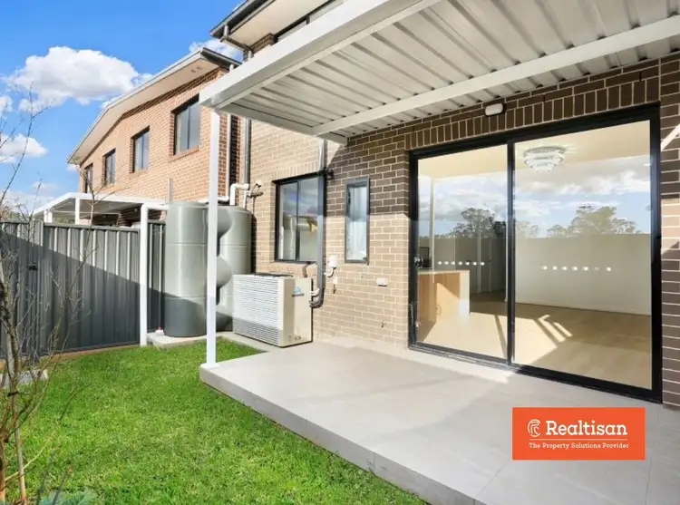 8 Grandeur Parade, Riverstone NSW 2765