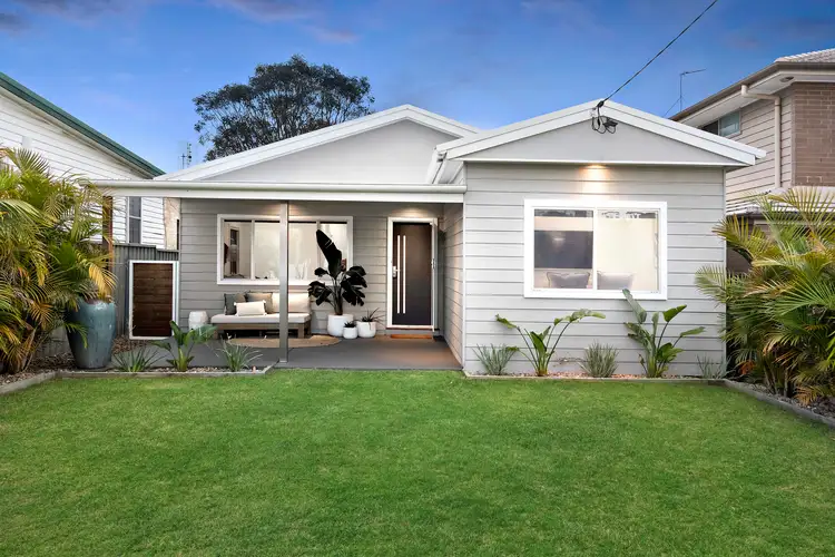 42 Burns Street, Redhead NSW 2290