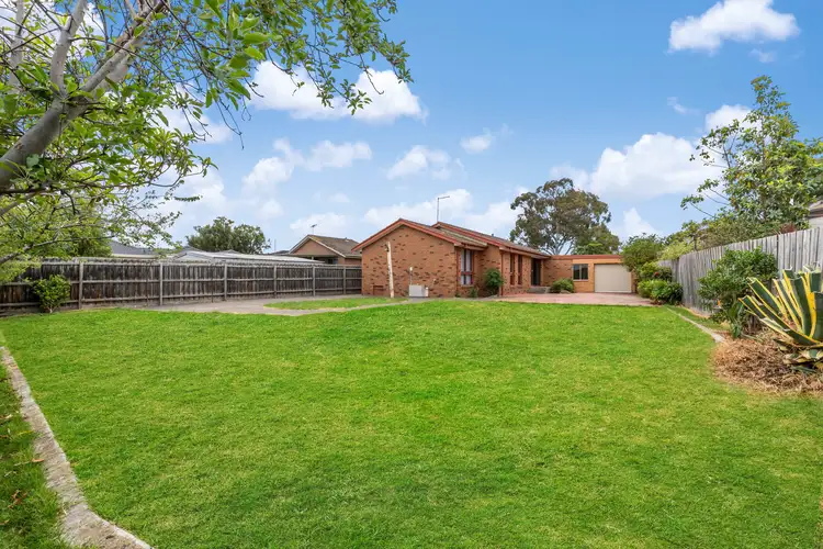 5 Mallacoota Court, Taylors Lakes VIC 3038