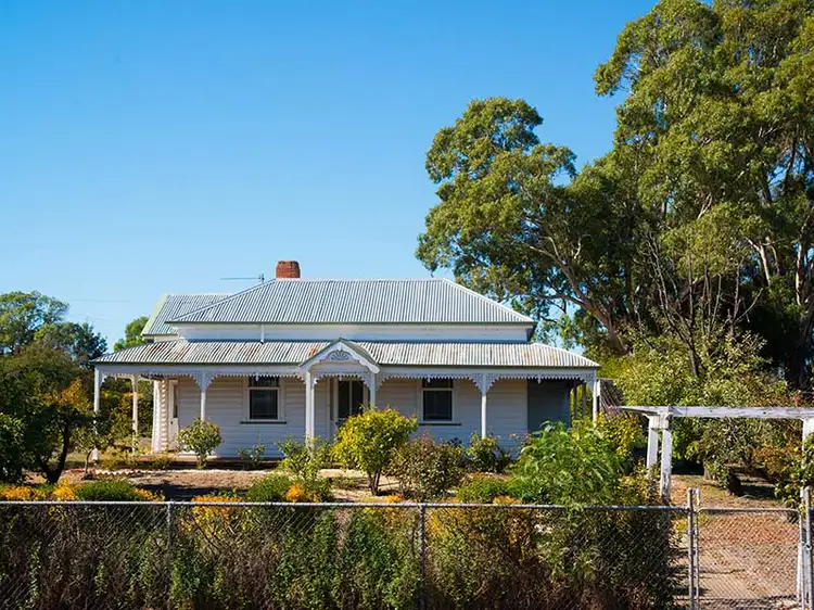 2 Campbell Street, Newstead VIC 3462