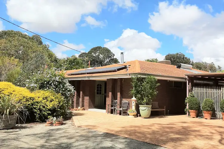 16 Curlew Street, Katanning WA 6317