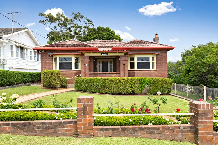 16 McKenzie Avenue, Wollongong NSW 2500