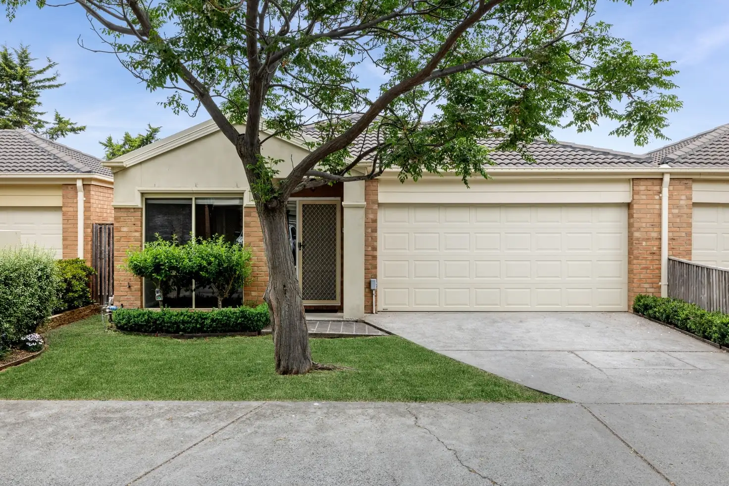 Main view of Homely house listing, 8 Tintern Loop, Hillside VIC 3037