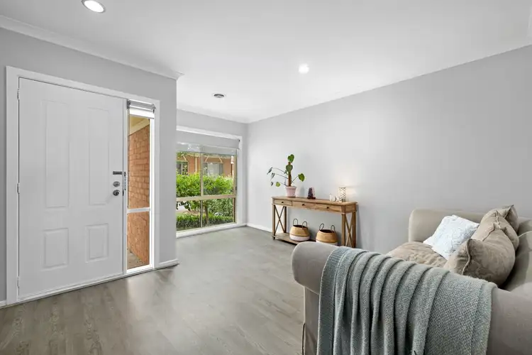 Fifth view of Homely house listing, 8 Tintern Loop, Hillside VIC 3037