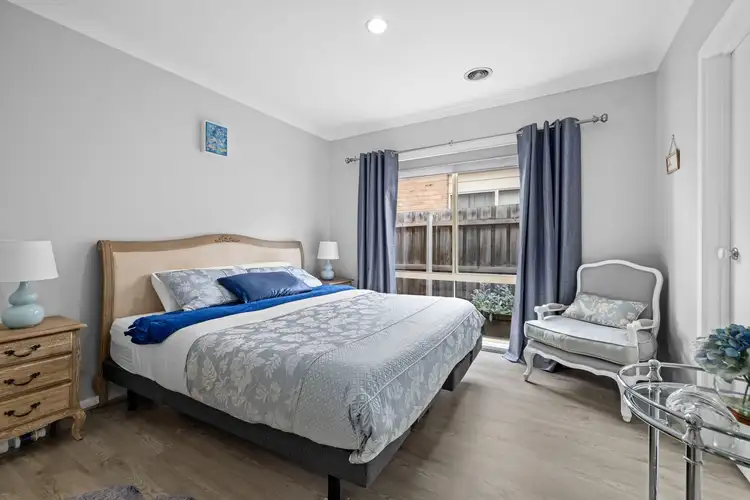 Sixth view of Homely house listing, 8 Tintern Loop, Hillside VIC 3037