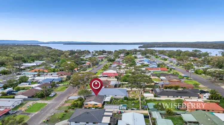 52 Leumeah Avenue, Chain Valley Bay NSW 2259