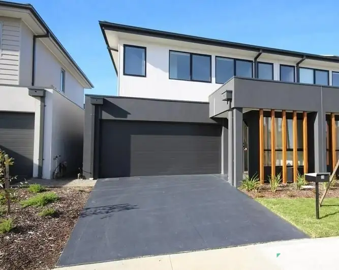 Main view of Homely townhouse listing, 28 Llano Circuit, Berwick VIC 3806